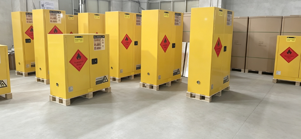 Ultimi blog aziendali su Behind Every Large Order: How Does SUPER Ensure Safety Cabinet Quality and Delivery Capability?